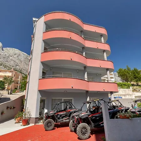 アパート Juric 1