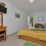 Juric 1 דירה באסקה וודה