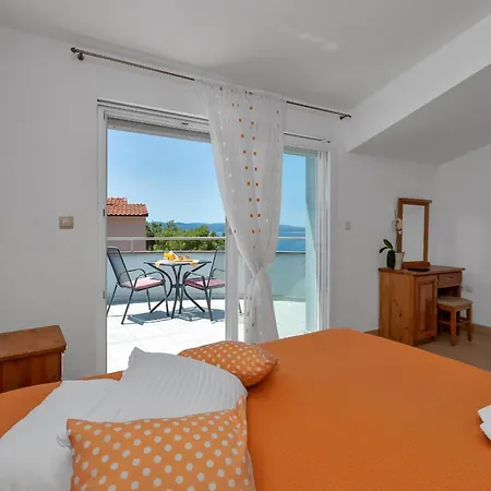 Apartment Juric 1 Baska Voda