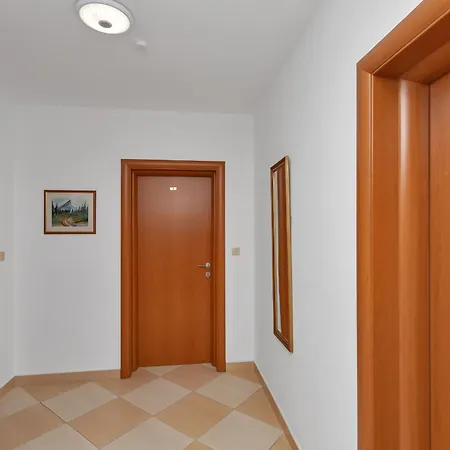 Juric 1 Apartamento *